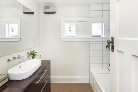 Photo of property in 115 Clarendon Terrace, Woolston, Christchurch, 8023