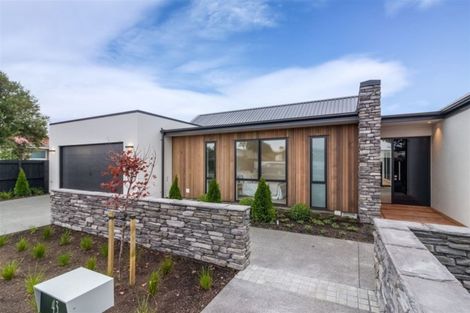 Photo of property in 43 Chepstow Avenue, Fendalton, Christchurch, 8052