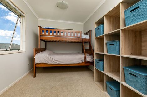 Photo of property in 8 Lucienne Drive, Ranui, Auckland, 0612