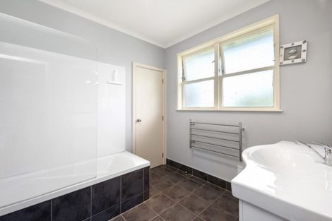 Photo of property in 111 Havelock Road, Havelock North, 4130