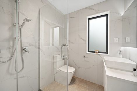 Photo of property in 5/125 Universal Drive, Henderson, Auckland, 0610