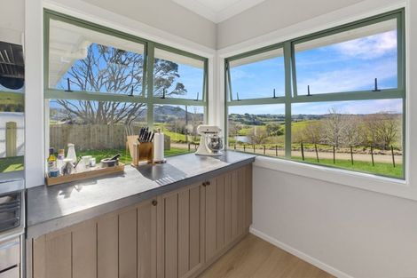 Photo of property in 161 Ranganui Road, Kaiwaka, 0573