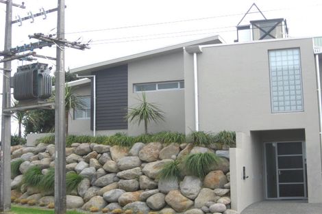 Photo of property in 1 Findlay Street, Moturoa, New Plymouth, 4310