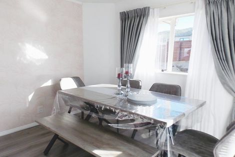 Photo of property in 107 Ashton Fitchett Drive, Brooklyn, Wellington, 6021