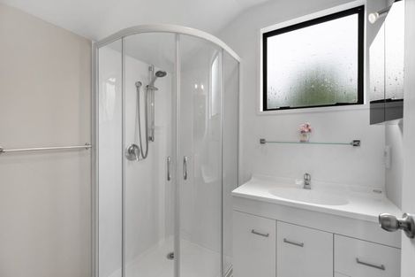 Photo of property in 28 Rubens Place, Burnside, Christchurch, 8053