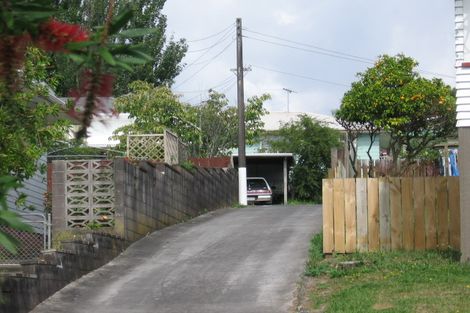 Photo of property in 12 Whittle Place, New Windsor, Auckland, 0600