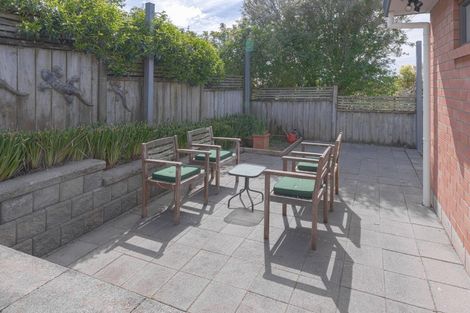 Photo of property in 2/310 Wairau Road, Glenfield, Auckland, 0629