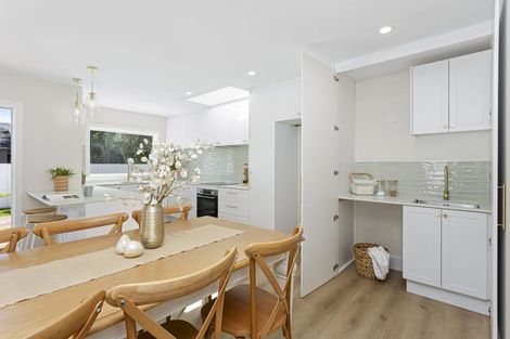 Photo of property in 1/31 Oteha Valley Road, Northcross, Auckland, 0632