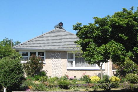 Photo of property in 98 Bickerton Street, Wainoni, Christchurch, 8061