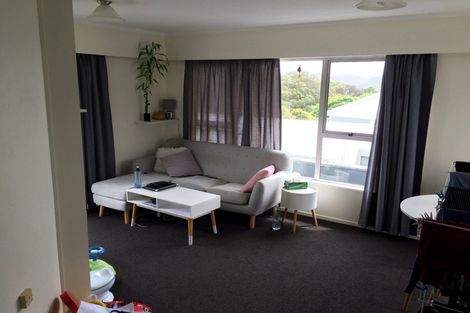 Photo of property in 11 Retter Street, Paparangi, Wellington, 6037