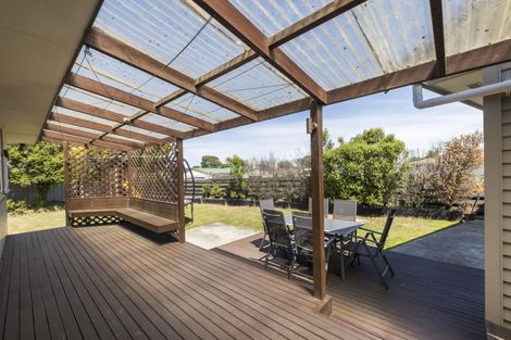 Photo of property in 5 Wairau Place, Kelvin Grove, Palmerston North, 4414