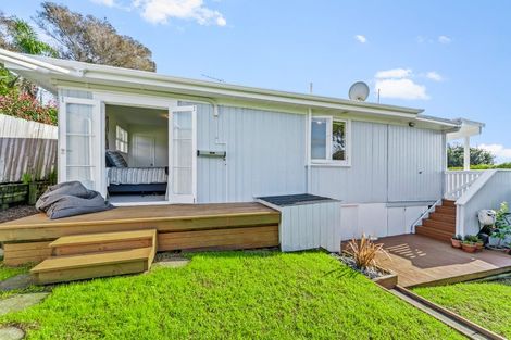 Photo of property in 11b Waiora Road, Stanmore Bay, Whangaparaoa, 0932