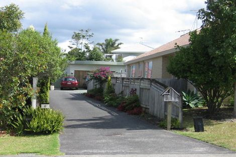 Photo of property in 8 Vermeer Place, West Harbour, Auckland, 0618