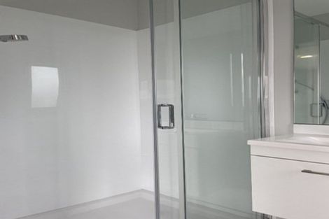 Photo of property in 3/51 Wharf Road, Te Atatu Peninsula, Auckland, 0610