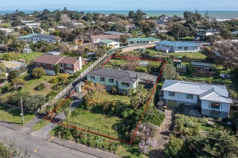 Photo of property in 103 Tilley Road, Paekakariki, 5034
