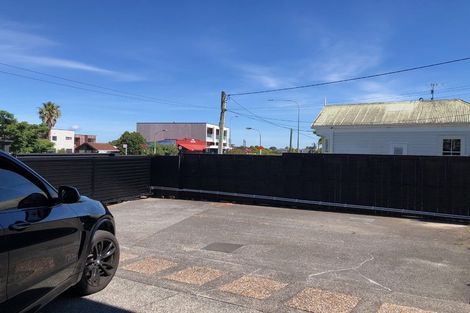 Photo of property in 76a Lake Road, Narrow Neck, Auckland, 0624