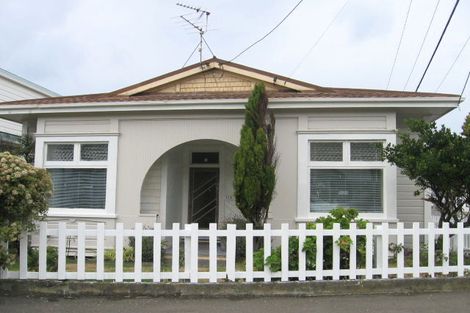 Photo of property in 113 Onepu Road, Lyall Bay, Wellington, 6022