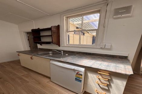 Photo of property in 19 Holloway Road, Aro Valley, Wellington, 6021