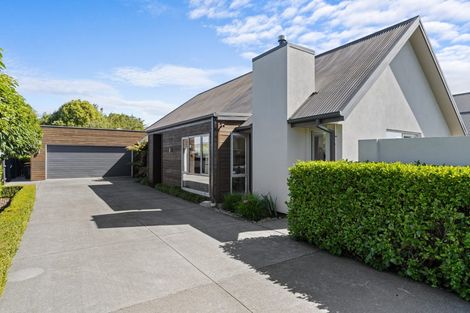 Photo of property in 10 Lakebridge Place, Parklands, Christchurch, 8083