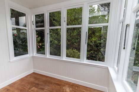 Photo of property in 43 Ngaio Road, Kelburn, Wellington, 6012