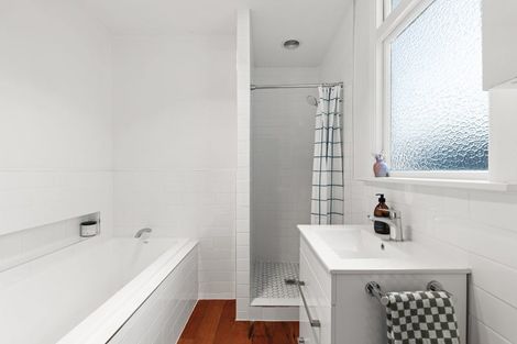 Photo of property in 12 Chambers Street, Havelock North, 4130