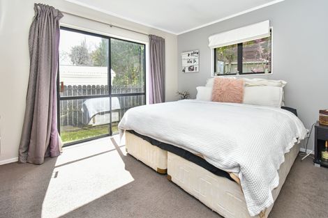 Photo of property in 1/100 Wattle Farm Road, Wattle Downs, Auckland, 2103