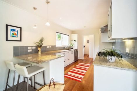 Photo of property in 1/72 Roseberry Avenue, Birkenhead, Auckland, 0626