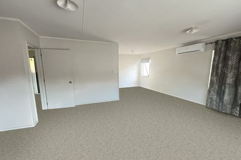 Photo of property in 9 Edgewater Drive, Pakuranga, Auckland, 2010