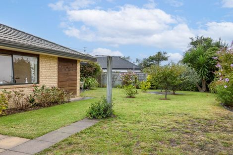 Photo of property in 32 Hadleigh Court, Paraparaumu, 5032