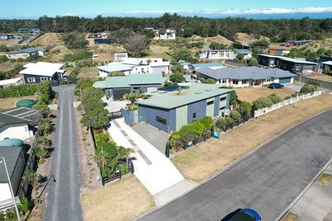 Photo of property in 46 Kent Avenue, Waitarere Beach, Levin, 5510