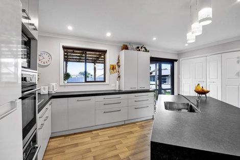 Photo of property in 16 Caplen Street, Hawera, 4610