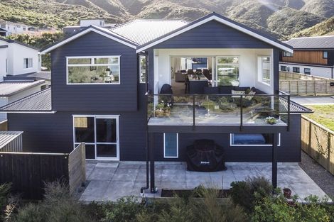 Photo of property in 98 Silverstream Road, Crofton Downs, Wellington, 6035