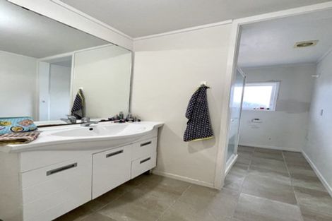 Photo of property in 42 Edgeworth Road, Glenfield, Auckland, 0629