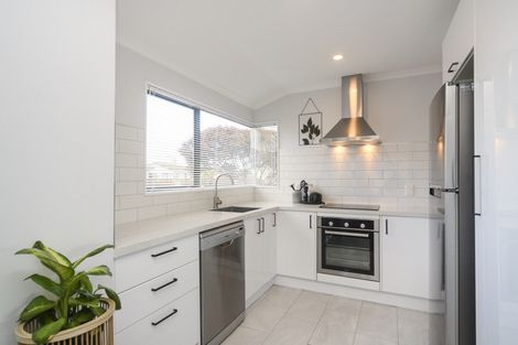 Photo of property in 79 Geraldine Crescent, Cloverlea, Palmerston North, 4412