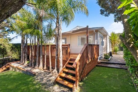 Photo of property in 3 Sispara Place, Beach Haven, Auckland, 0626