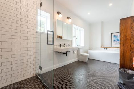 Photo of property in 9 Easdale Street, Kelburn, Wellington, 6012