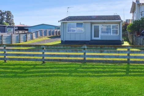 Photo of property in 11 Chaffey Street, Foxton Beach, Foxton, 4815