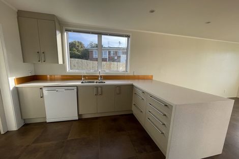 Photo of property in 25 Downsview Road, Pakuranga Heights, Auckland, 2010