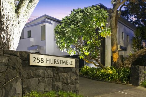 Photo of property in 8/258 Hurstmere Road, Takapuna, Auckland, 0622