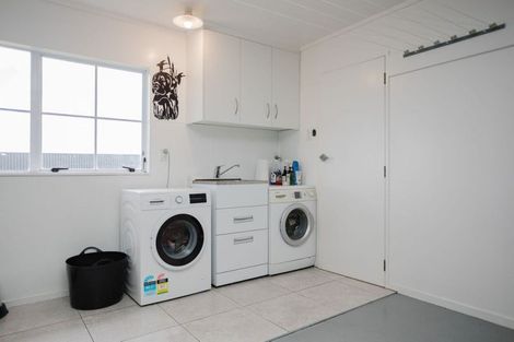 Photo of property in 14 Aerodrome Road, Dannevirke, 4972