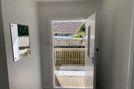 Photo of property in 5a Anderson Avenue, Point England, Auckland, 1072