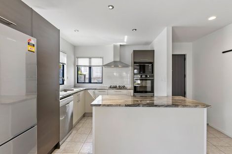 Photo of property in 3/64 Schnapper Rock Road, Schnapper Rock, Auckland, 0632