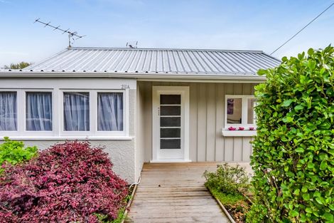 Photo of property in 210a Tukapa Street, Westown, New Plymouth, 4310