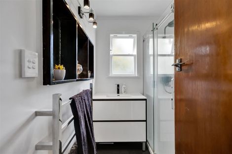 Photo of property in 6 Pembroke Street, Westown, New Plymouth, 4310