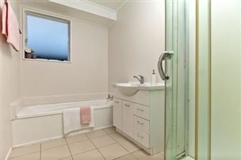 Photo of property in 1/22 Karepo Crescent, Ranui, Auckland, 0612