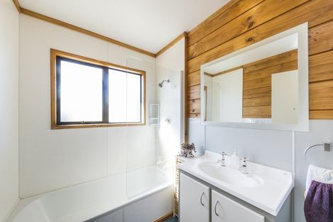 Photo of property in 10 Tiller Close, Kelvin Grove, Palmerston North, 4414