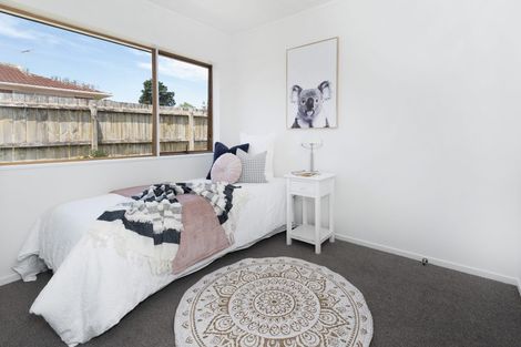 Photo of property in 1/10 Benygloe Place, Highland Park, Auckland, 2010