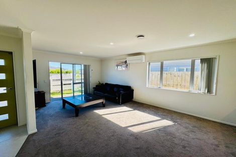 Photo of property in 27 Harore Road, Takanini, 2112