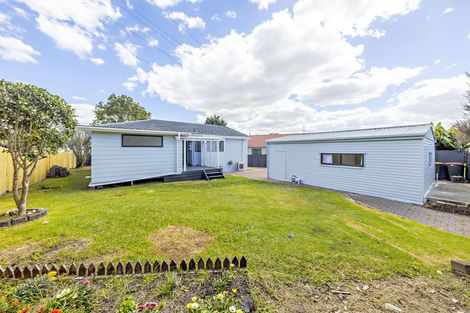 Photo of property in 80 Everglade Drive, Goodwood Heights, Auckland, 2105