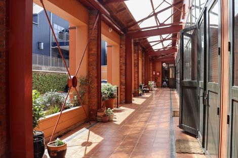 Photo of property in Courtenay Mews Apartments, 5/14 Alpha Street, Te Aro, Wellington, 6011